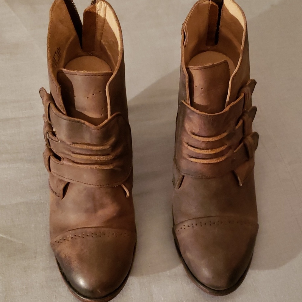 Freebird high heels booties sizes 9